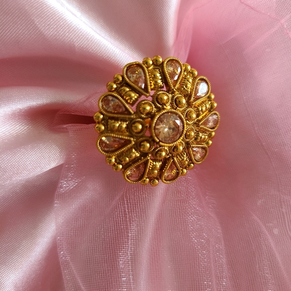 Stunning Statement Ring - Picture 6 of 7